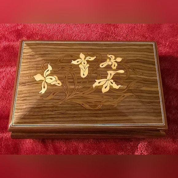 San Francisco Music Box Company Reuge Jewelry Box